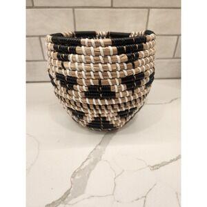 Hand Woven‎ Coiled Grass Planter Basket Vase With Liner Tan Black Boho Southwest